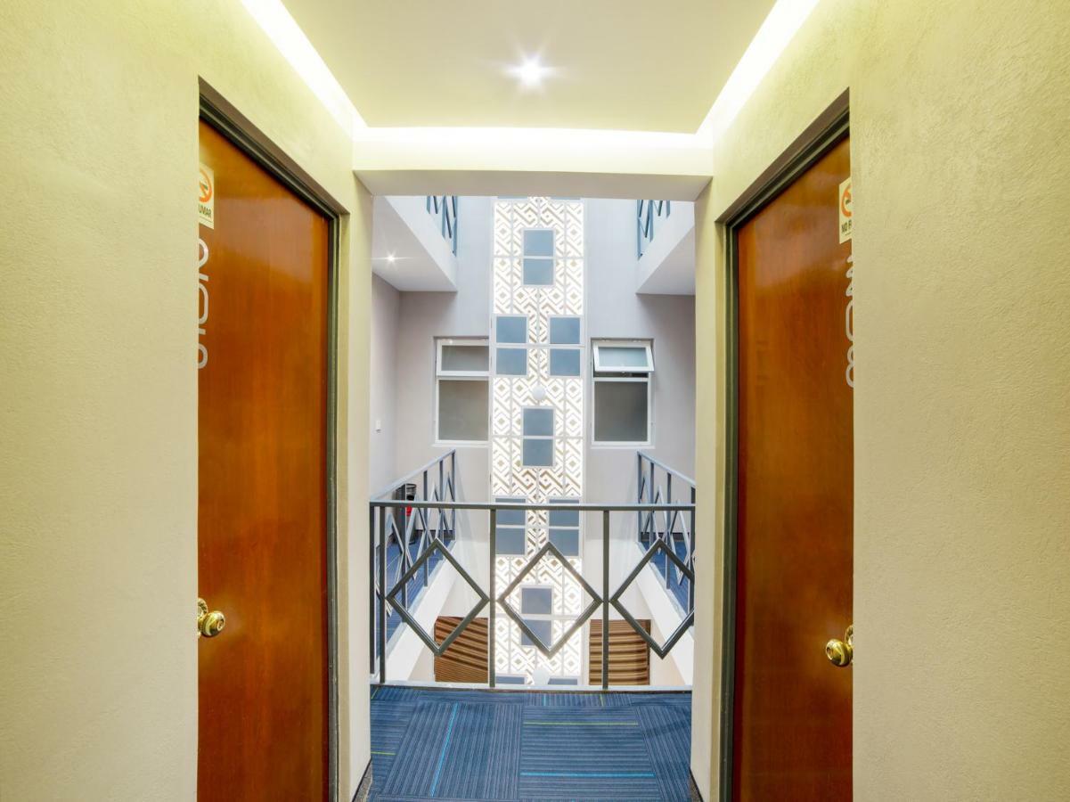 Hotel Monarca เม็กซิโกซิตี้ ภายนอก รูปภาพ